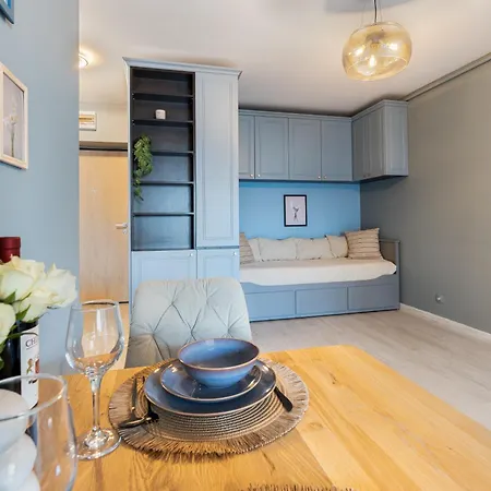 Blue Oasis - Hils Brauner - Free Parking *