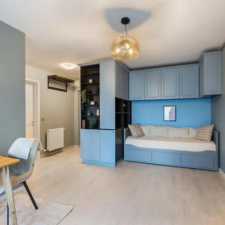 Blue Oasis - Hils Brauner - Free Parking *