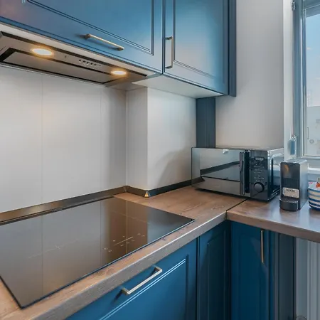 Blue Oasis - Hils Brauner - Free Parking *